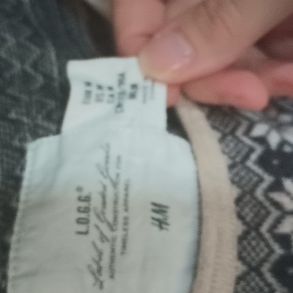 H&M size med grey/beige sweater - Picture 2 of 4